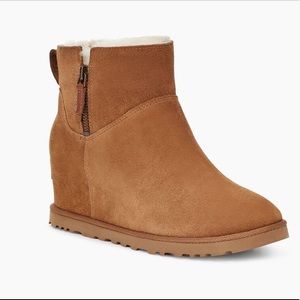 Ugg Classic Femme Zip Mini Boot